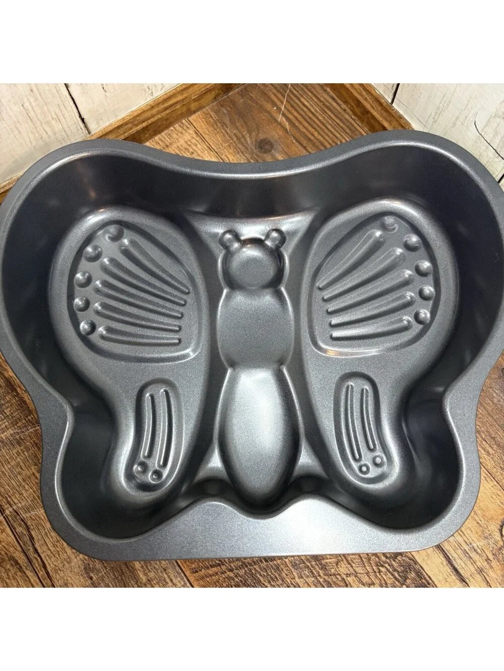 Avocado Green Decorative Non-Stick Butterfly Cake Pan Aluminum Bug Birthday